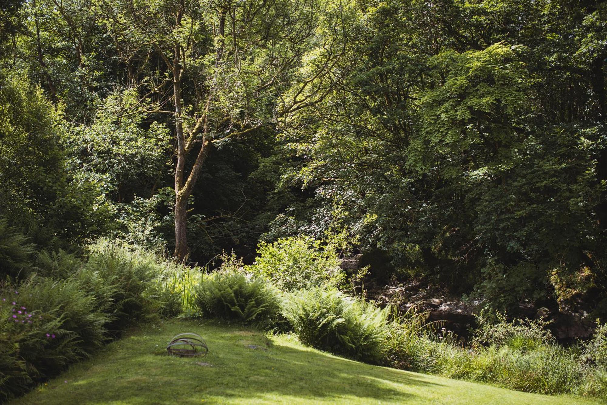 River Cottage, A Luxurious And Cosy Riverside Cottage For Two Уэлшпул Экстерьер фото